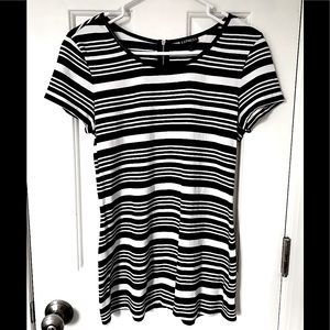 🆕🔥EXPRESS STYLISH&CHIC FAUX LEATHER COLLAR TRIMMED/ZIPPER UP BACK/FORM FITTING